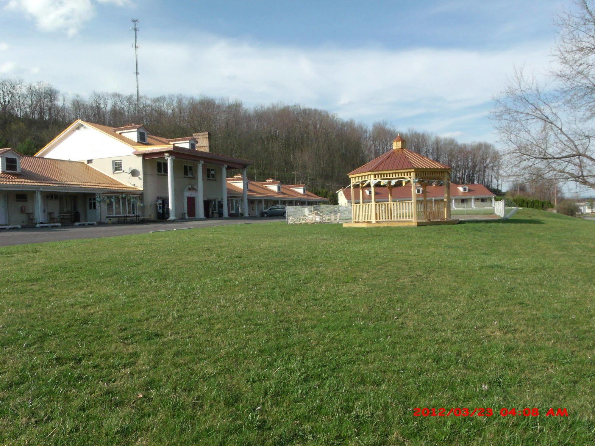 Relax Inn Altoona Exterior foto